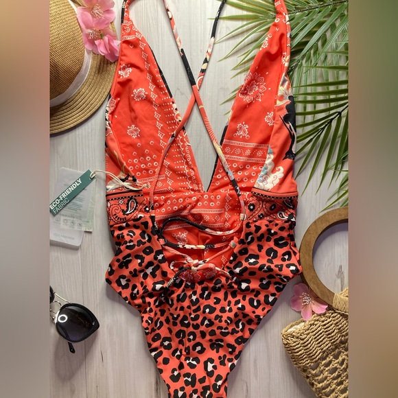 RARE Maaji ๐ Plunge Animal/Floral Print Reversible One-Piece ๐ด๐ผ - Picture 8 of 16